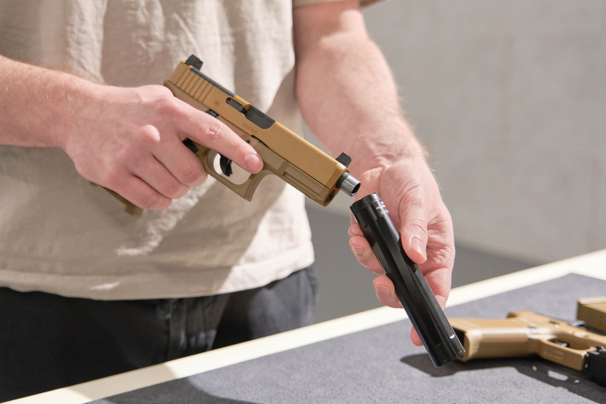 GLOCK (Umarex) CO2 Airgun Replica G19 MOS BB