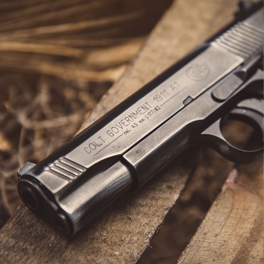 COLT (Umarex) CO2 Airgun Replica Government 1911 A1 COLT (Umarex) CO2 Airgun Replica Government 1911 A1